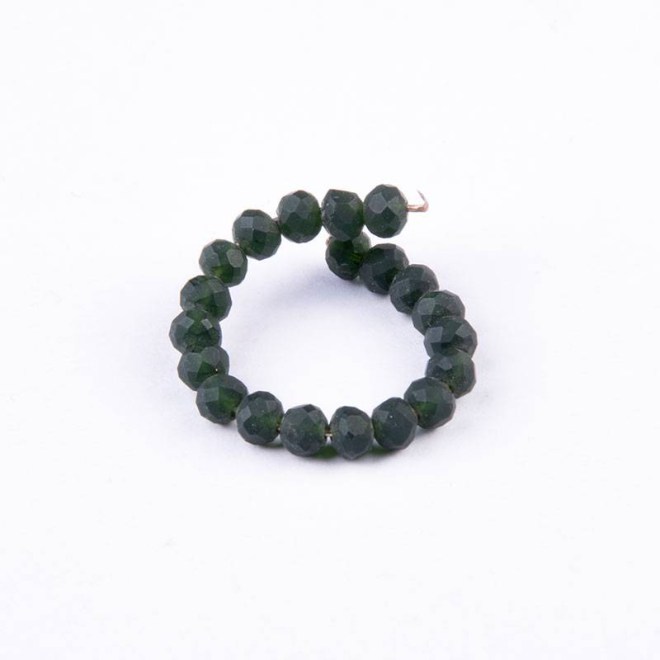 Δαχτυλίδι με σύρμα και κρυστάλλινες χάντρες πράσινο σκούρο ματ