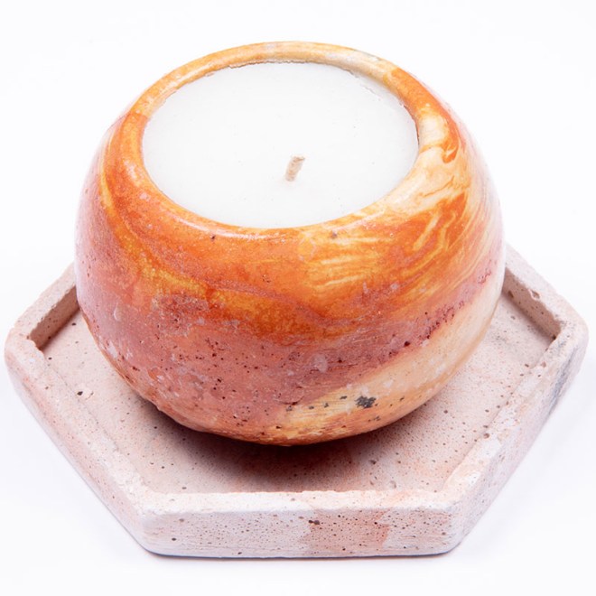 Χειροποίητο αρωματικό κερί σόγιας 100γρ σε χειροποίητο τσιμεντένιο σκεύος και βάση πολύγωνη