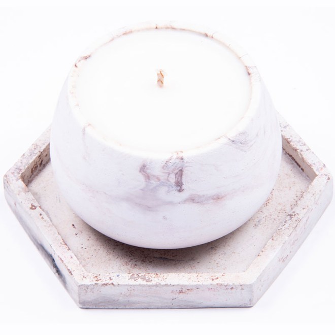 Χειροποίητο αρωματικό κερί σόγιας 100γρ σε χειροποίητο τσιμεντένιο σκεύος και βάση πολύγωνη